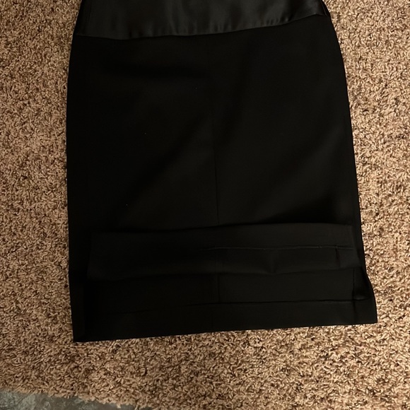 Theory tuxedo skirt size 2 - Picture 3 of 8